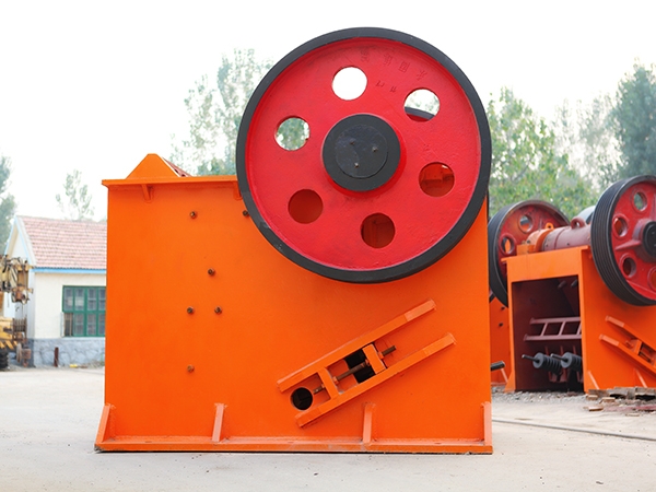 顎式破碎機(jī)2